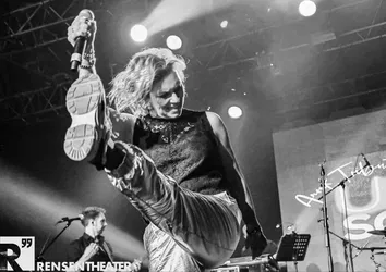 Anouk Tribute - Urban Solitude 1