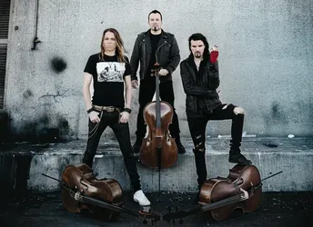 Apocalyptica plays Metallica Vol. 2