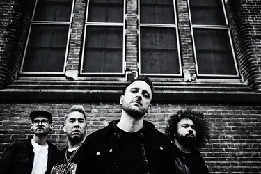 Call It Off plays Taylor Swift