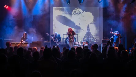 Physical Graffiti Plays LED ZEPPELIN